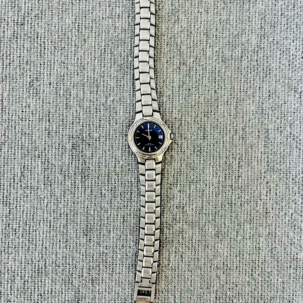 Womens Pulsar V782 blue face water resistant watch
